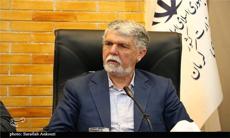 وزیر فرهنگ:کاغذ با ارز ترجیحی دیگر نداریم/تلاش می‌کنیم کاغذ کمیاب نشود