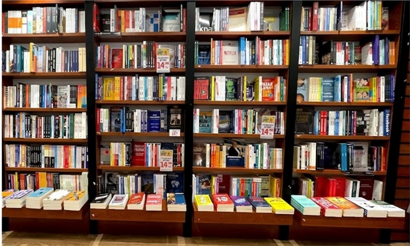 تعطیلی تعدادی از کتابفروشی‌ ها در مشهد به علت گرانی