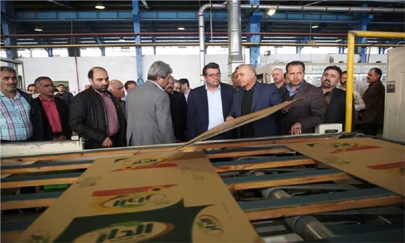 The Minister of Industry, Mine and Trade visited the Pouya Ayesh Cellulose Group in Raja Industrial Park.