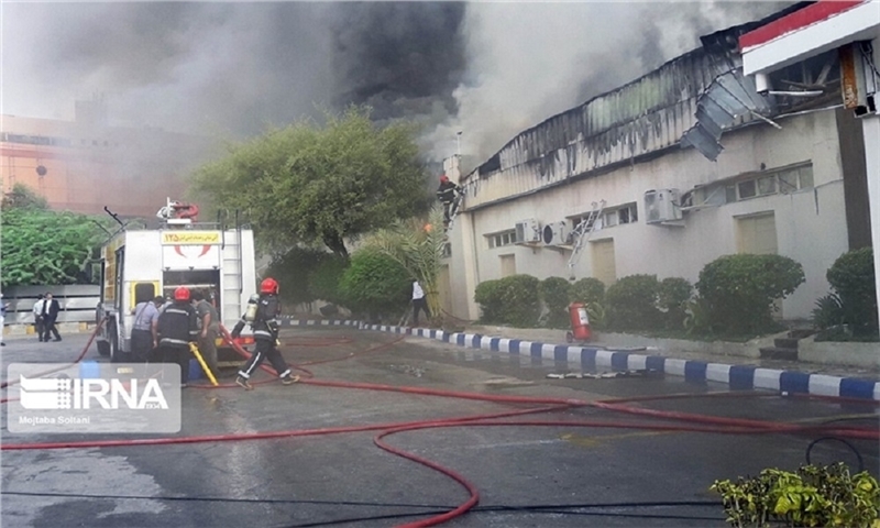 A carton production unit caught fire in Mahabad industrial town
