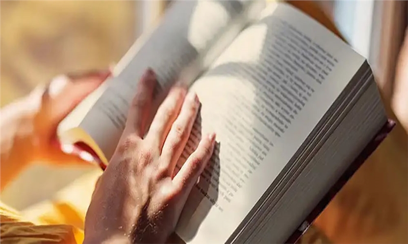 Coral Book 1.5: Sustainable Uncoated Paper by Lecta