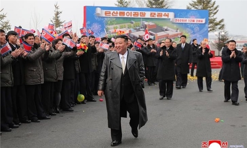 کیم جونگ‌اون Kim Jong Un در مراسم افتتاح کارخانه جدید تولید کاغذ در کره شمالی شرکت کرد