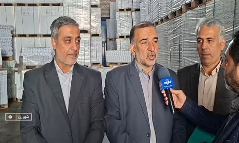 کشف انبار ۱۷۳ تن کاغذ احتکار شده در شور آباد