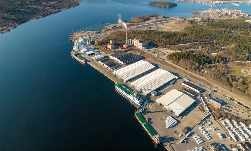 New crane enhances service at Sundsvall terminal