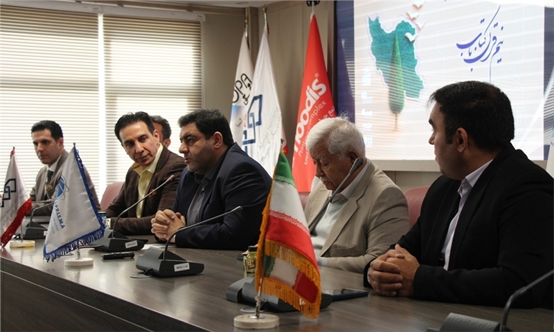 «نیم قرن با کتاب»؛ آیین تجلیل از کهنه‌کاران چاپ برگزار شد