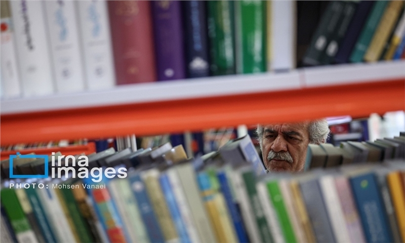 فقط ناشران دانشگاهی نمایشگاه تخصصی دارند/ بهره‌مندی مضاعف از یارانه دولتی