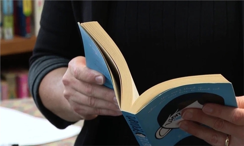 نبرد قدیمی کتاب کاغذی و دیجیتال