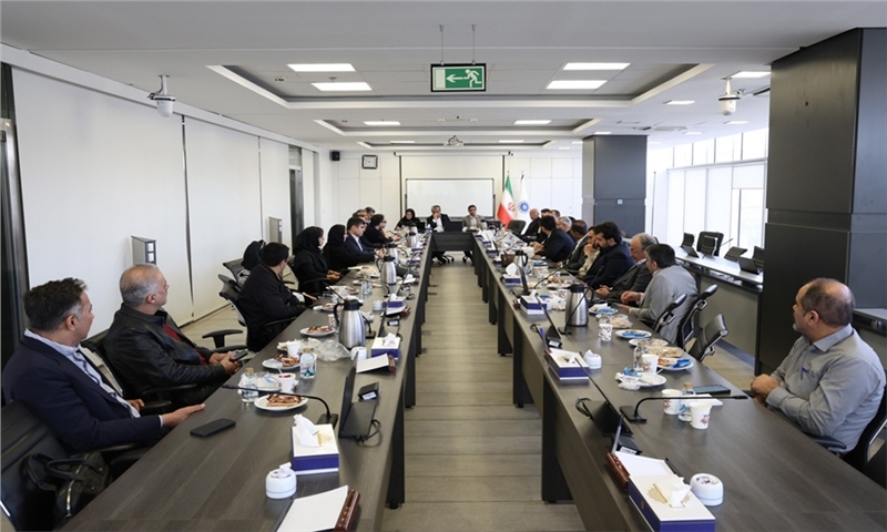 چالش سهمیه‌بندی و تبعیض ارزی میان بازرگان و تولیدکننده | دیرکرد پرونده‌های واردات در دوره جنگ و بحران حذف شود