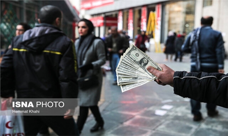 دلار بعد از تک نرخی شدن؛ ارزانی یا شکاف بیشتر؟!